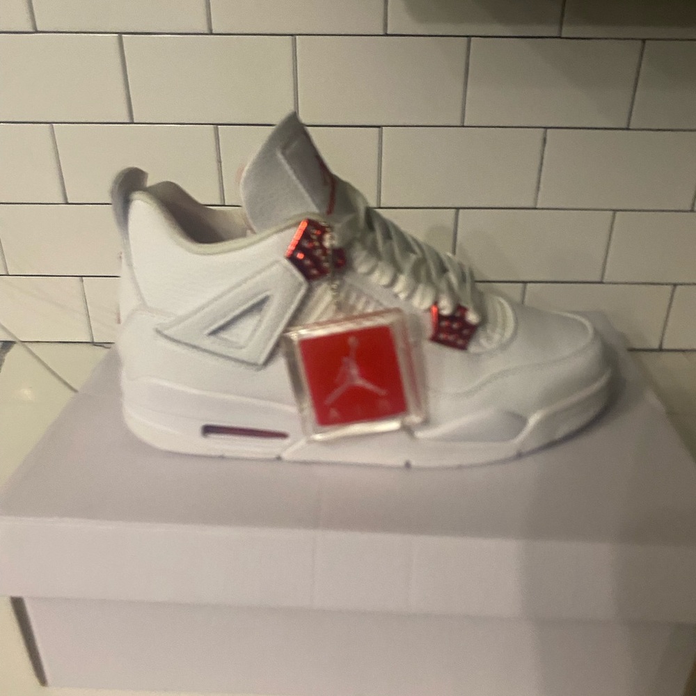 Mens Jordan Retro 4 Red Metallic Size 8.